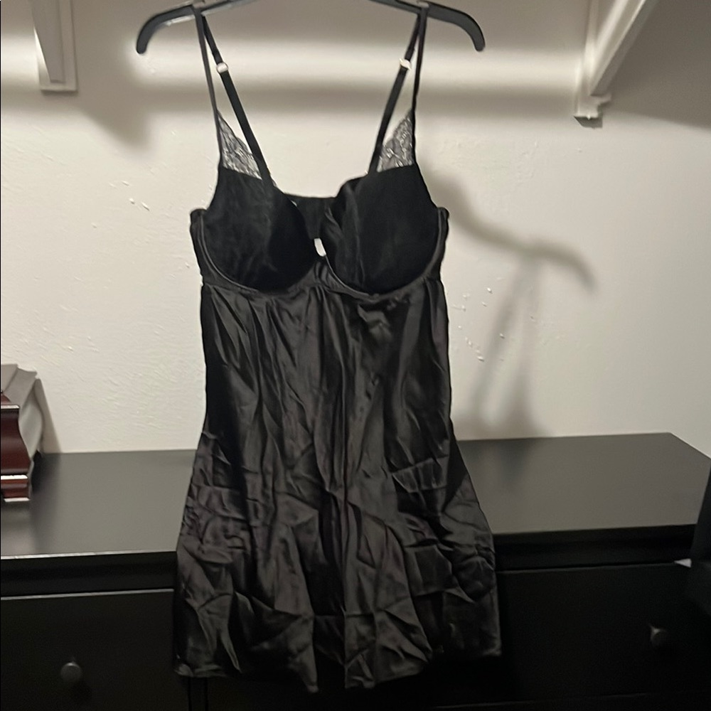 Elegant Black Lace Trim Chemise